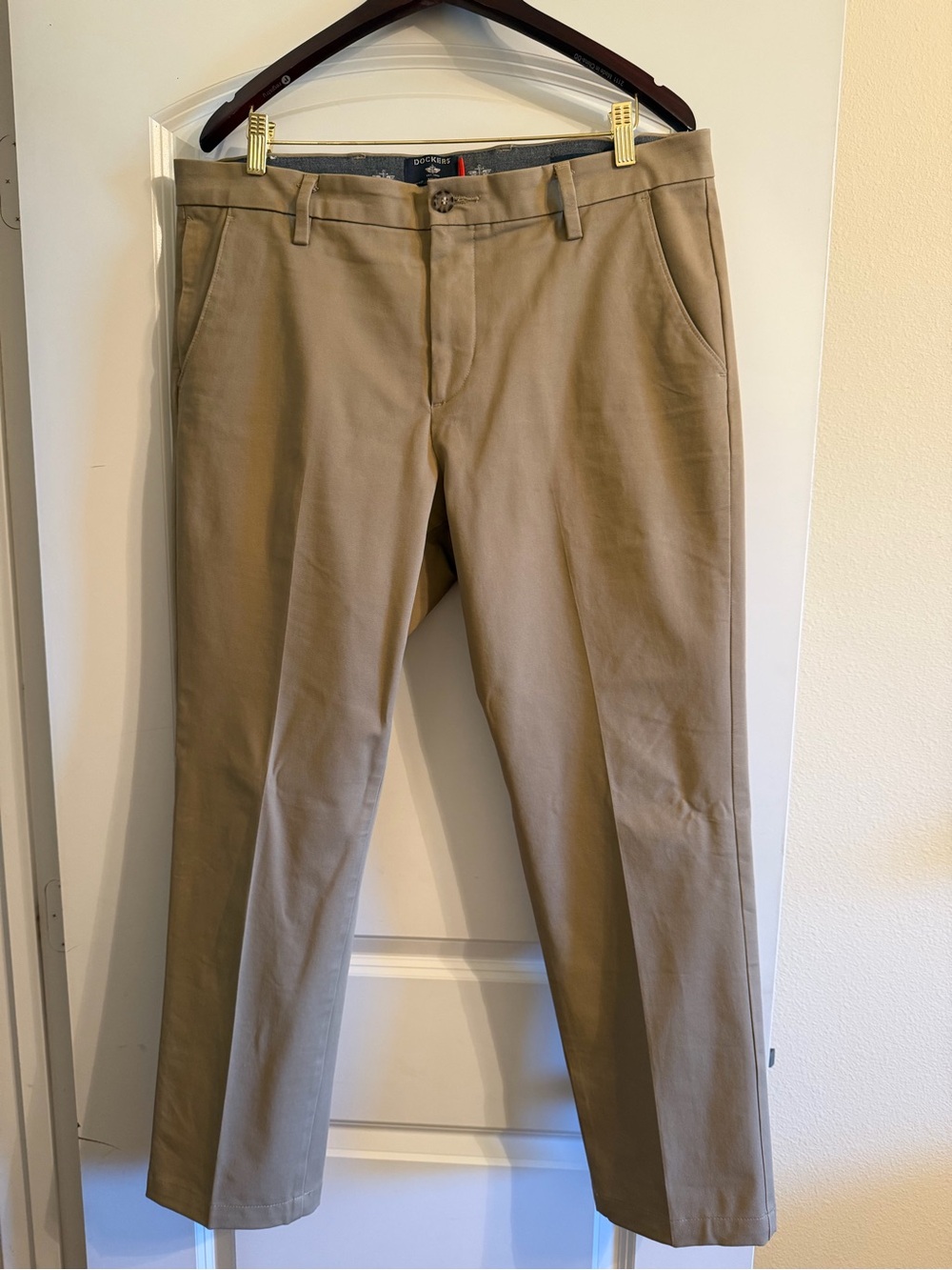 Dockers Slim Straight Chinos in Khaki